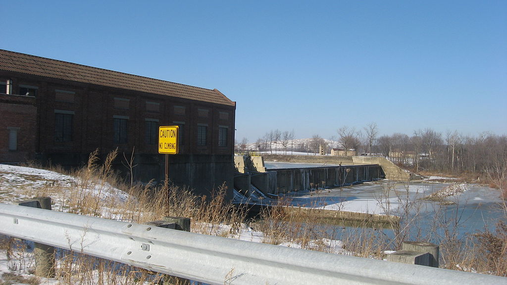 Defiance Ohio Power Dam on Maumee River tiny tom chimney inspector